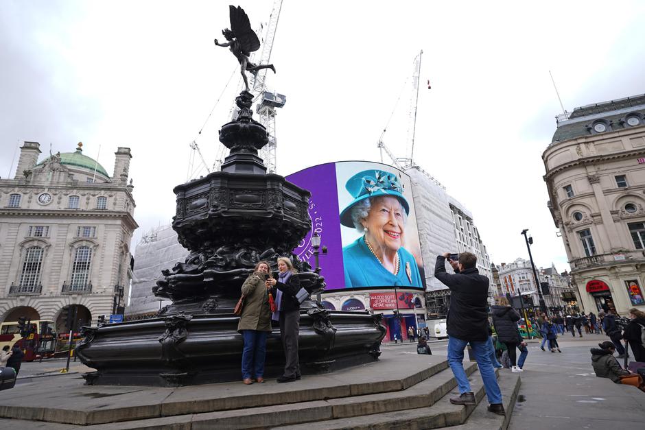 London uo?i proslave 70 godina na prijestolju kraljice Elizabete II.