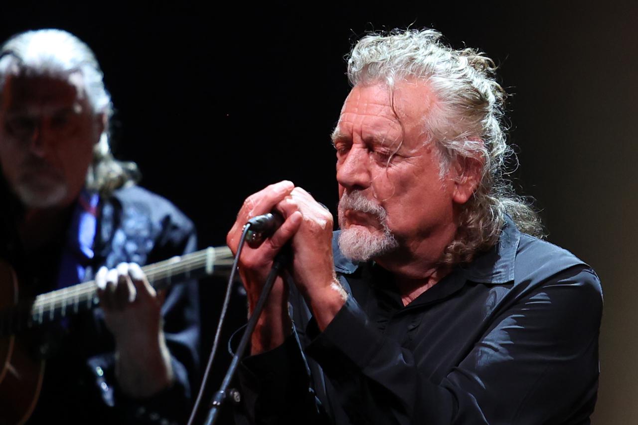 Šibenik: Na tv?avi sv. Mihovila koncert je održao Robert Plant sa Saving Grace i Suzi Dian