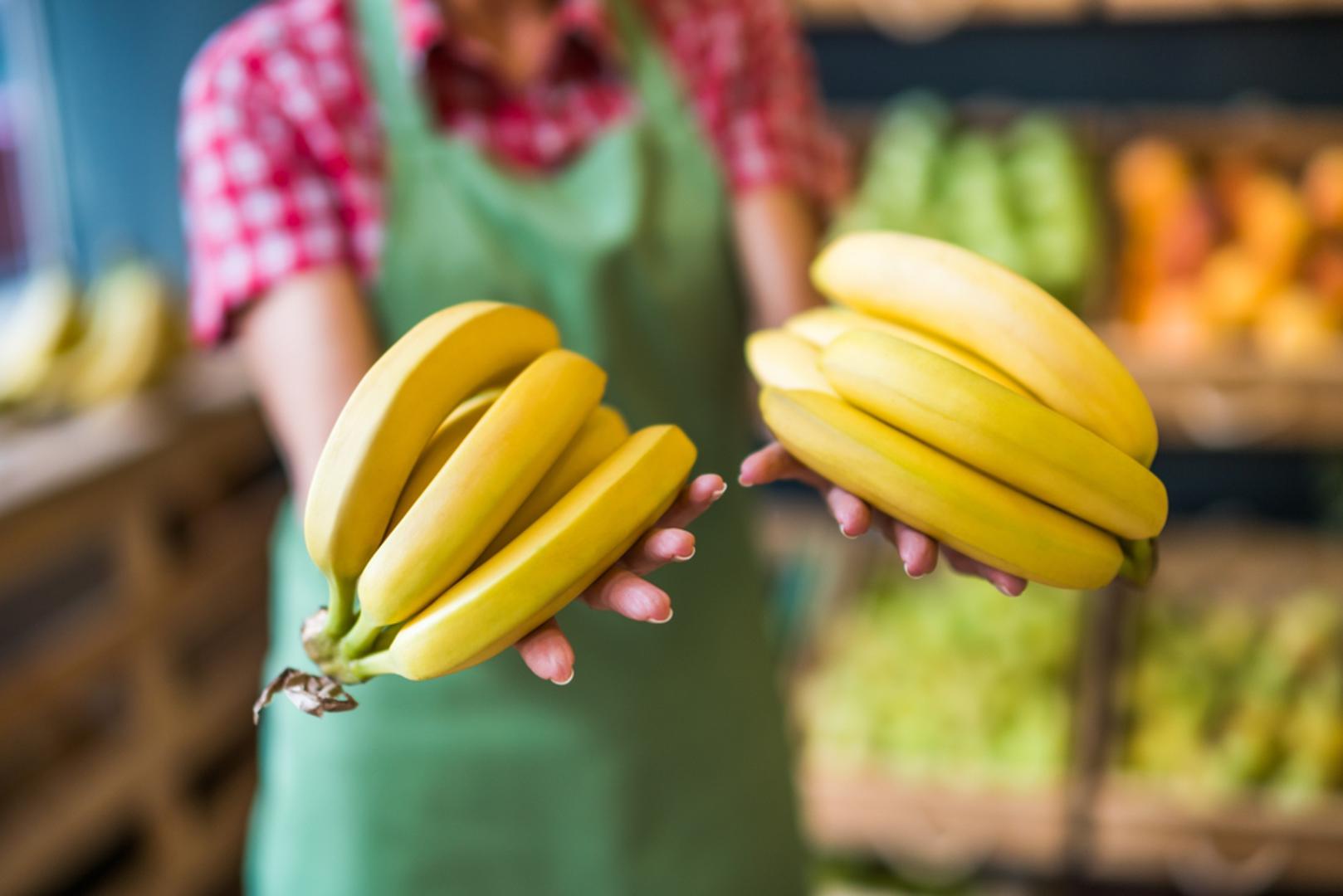 U domovima diljem svijeta banane su jedna od najomiljenijih vrsta voća. Zbog svoje slatkoće, kremaste teksture i bogatstva hranjivih tvari, savršena su užina i dodatak mnogim jelima. Prepune su vlakana, vitamina C, vitamina B6 i kalija, što ih čini idealnim saveznikom u održavanju zdravlja srca i probave. Donosimo šest kreativnih recepata koji će unijeti radost u vašu kuhinju.