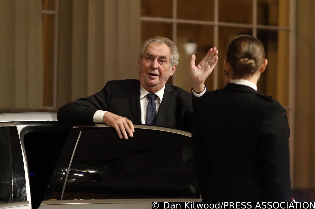 ?eški predsjednik vra?en u bolnicu nakon pozitivnog testa na covid-19