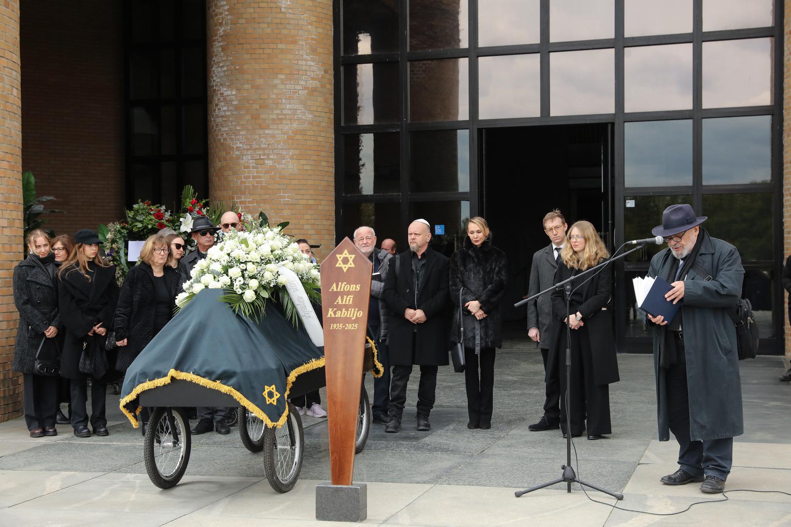 Na zagrebačkom groblju Mirogoj danas je održan posljednji ispraćaj glazbenog velikana Alfija Kabilja.