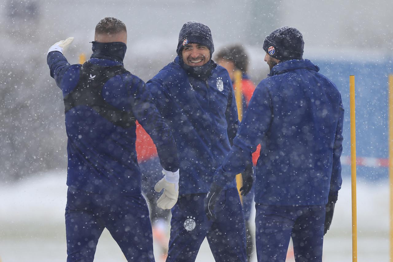 Trening GNK Dinamo na snijegu prije odlaska na pripreme u Čatež