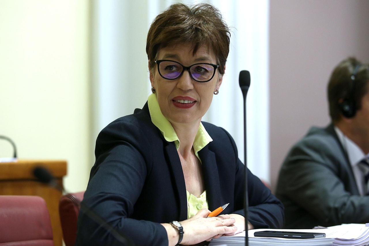 Nansi Tireli