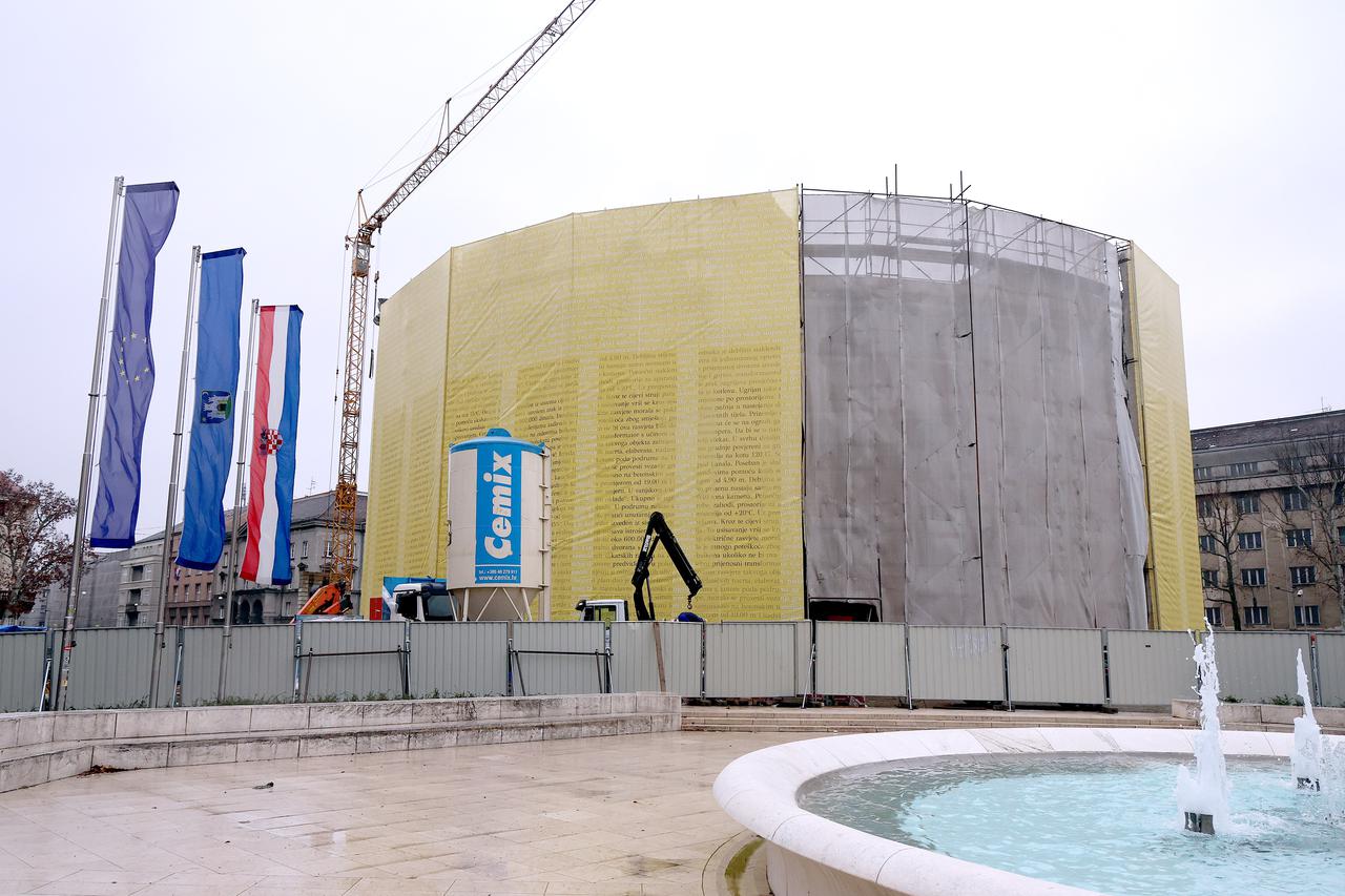 Zagreb: Novo zaštitno platno na Domu HDLU