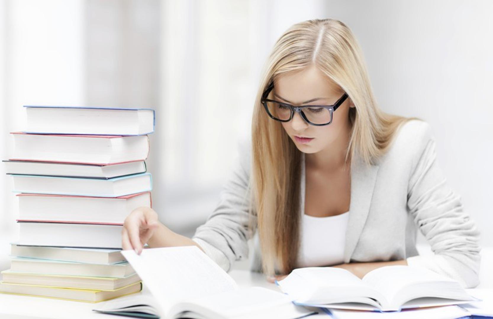 Osobe rođene u srpnju češće su visokoobrazovane osobe. 