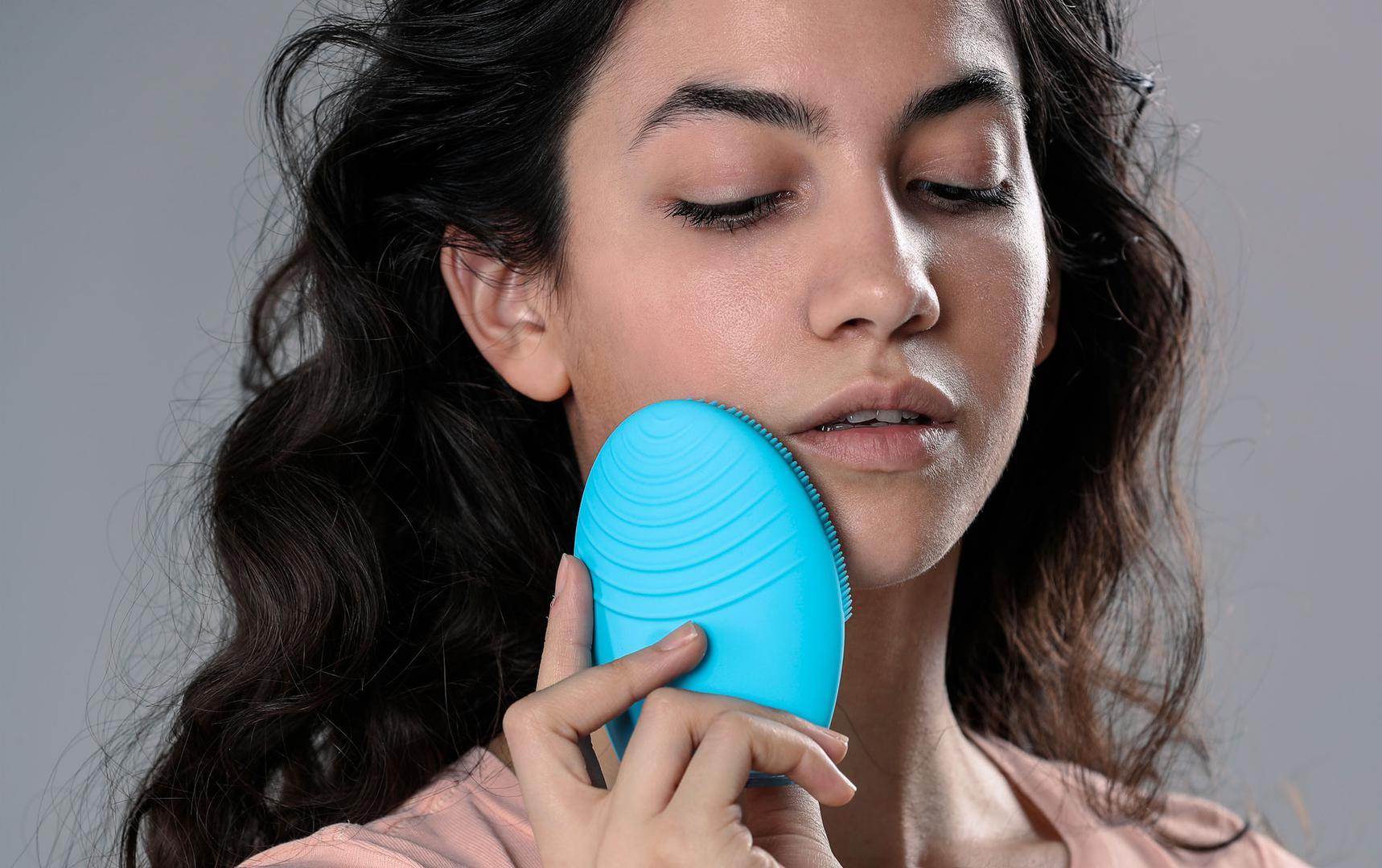 FOREO LUNA 3 uređaj za čišćenje i masažu lica