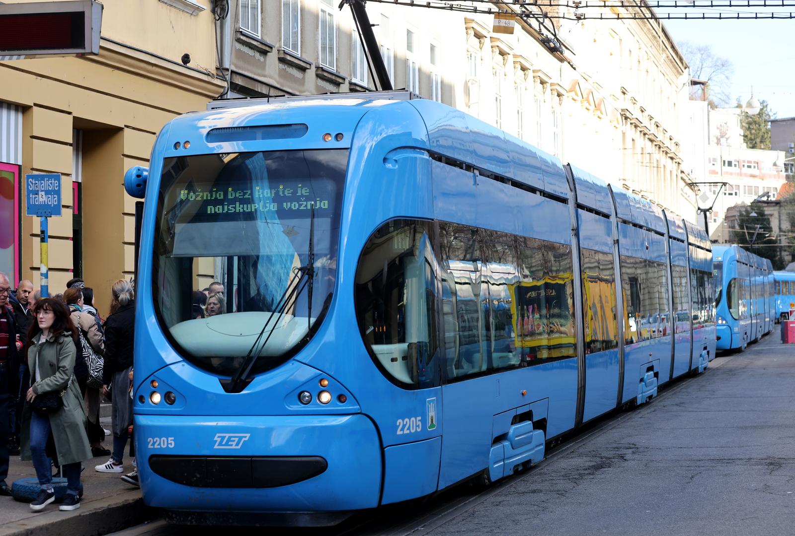 28.03.2024., Zagreb - Zbog zastoja tramvaja ZET-a broj 11 u Draskovicevoj ulici u smjeru juga stvaraju se velike guzve. Photo: Patrik Macek/PIXSELL