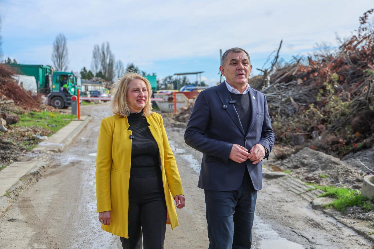 Zagreb: Ivica Lovrić i Gordana Rusak održali konferenciju za medije na Mirogoju