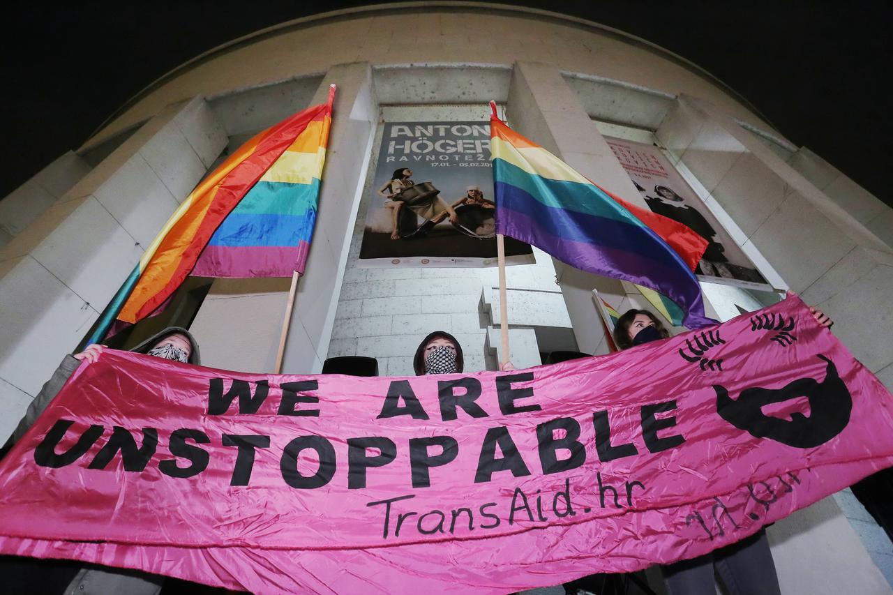 Zagreb: Tisuću ljudi na prosvjedu LGBT zajednice