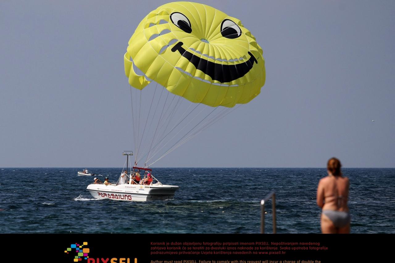ljeto,plaža,turisti (1)