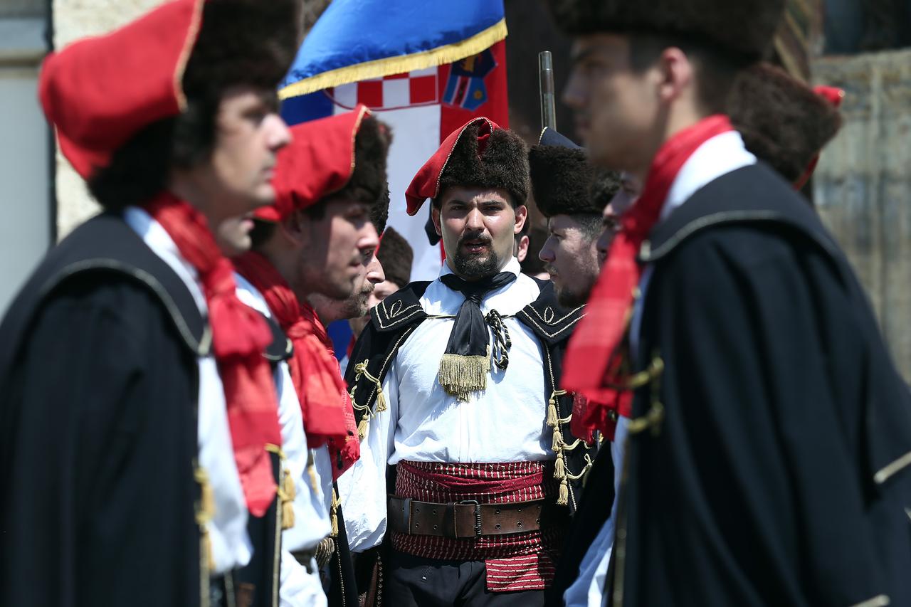 Kravat pukovnija
