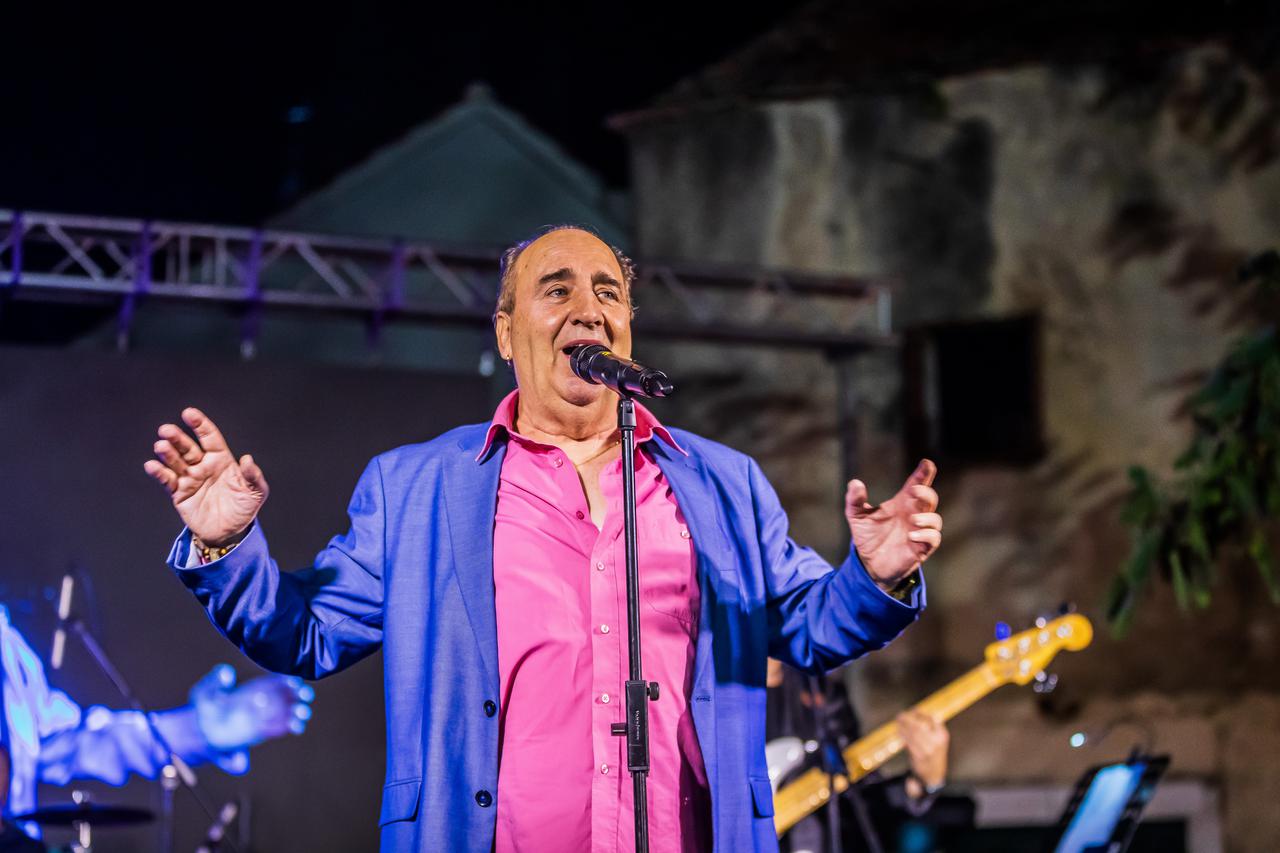Vrgorac: Mladen Grdović održao je koncert nakon Biklijade