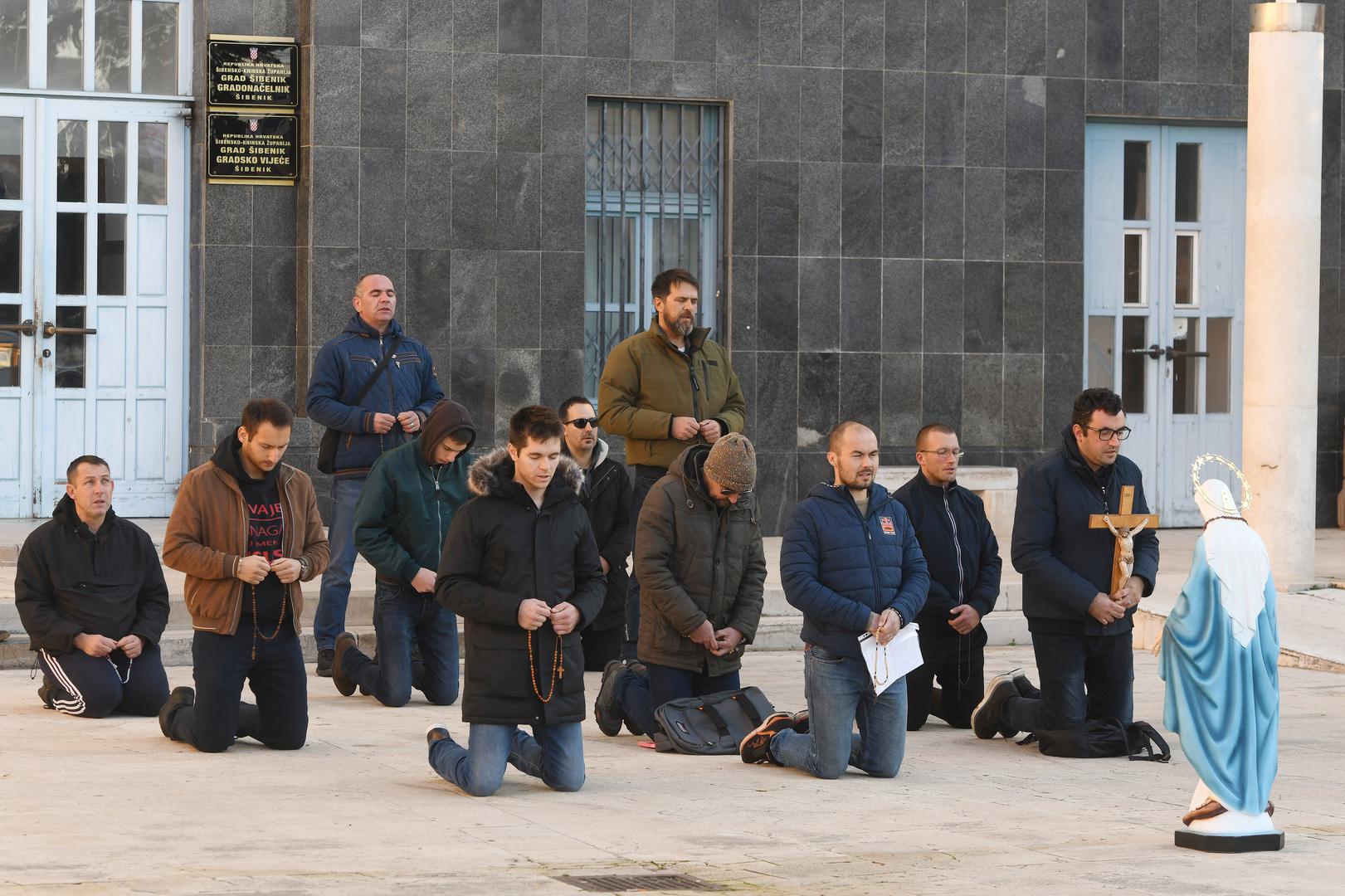 07.01.2023., Sibenik - U organiziciji  bratstvo ''Vitezovi Bezgrešnog Srca Marijina' krunica se molila i u Sibeniku. Photo: Hrvoje Jelavic/PIXSELL