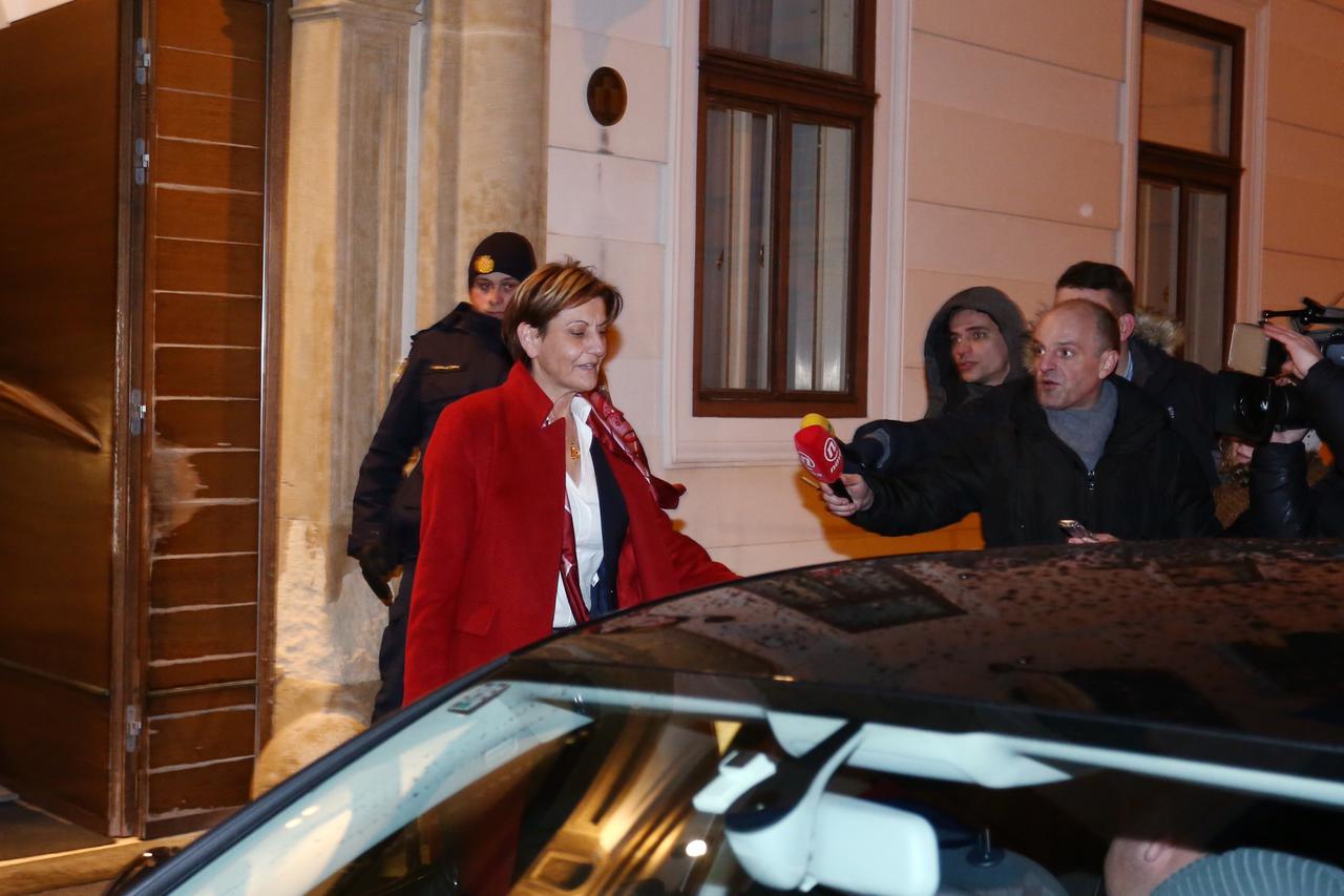 Martina Dalić izlazi iz zgrade Vlade nakon sastanka s vjerovnicima Agrokora