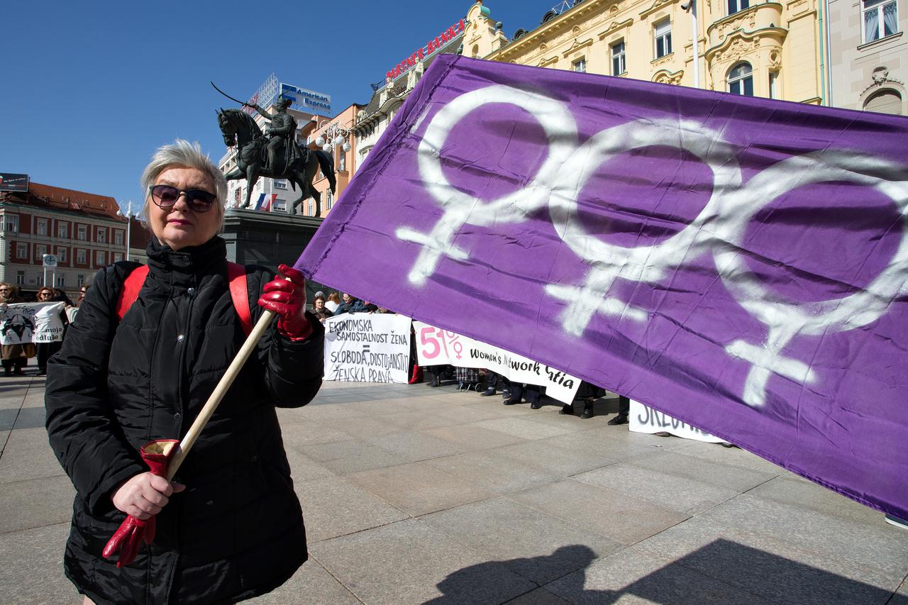 Zagreb: Na Trgu bana Jela?i?a održana akcija Osmi mart - dan otpora: NE mjerama štednje! 
