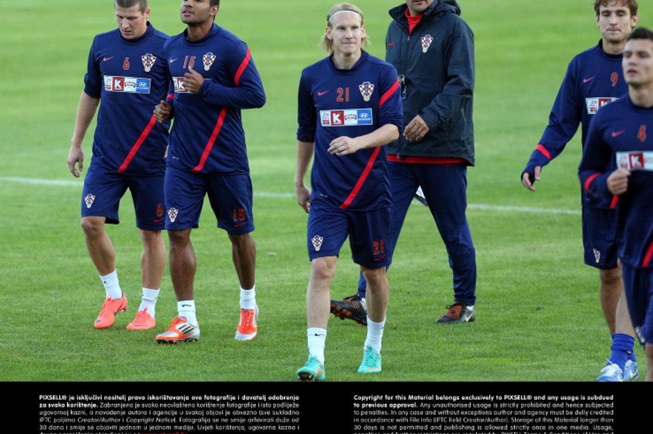 '09.10.2012., Veslacka, Zagreb - Na terenima Zagrebella odrzan je trening hrvatske nogometne reprezentacije uoci kvalifikacijske utakmice protiv Makedonije u Skoplju. Sammir, Domagoj Vida, Nikica Jela