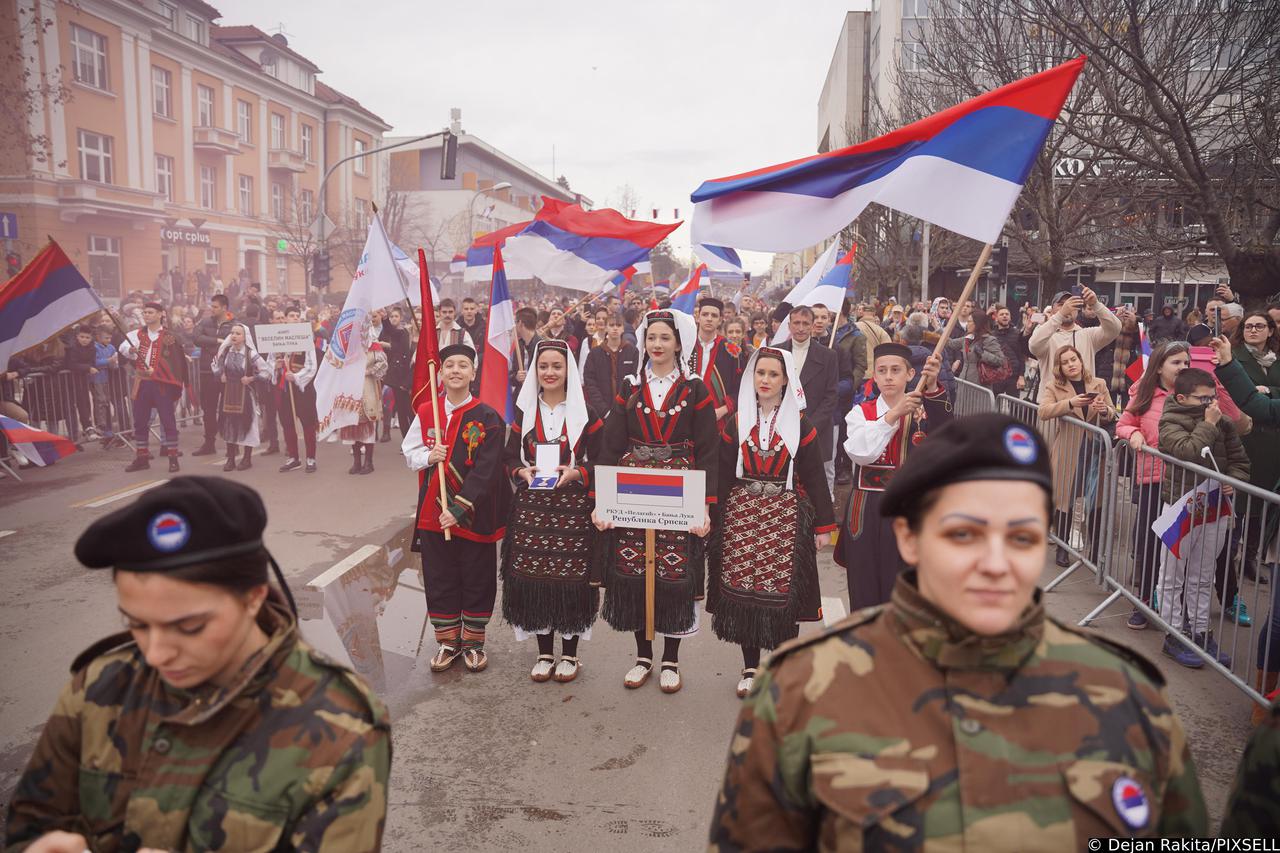 Banja Luka: Hod časti povodom Dana Republike Srpske