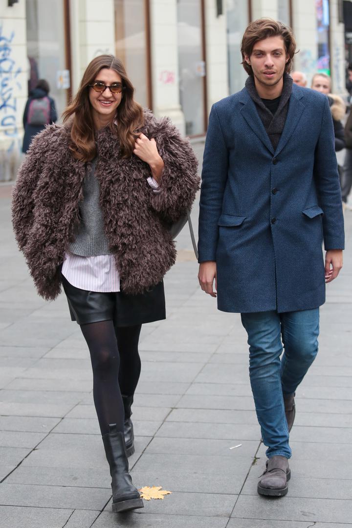 Dvoje mladih glumaca iz RTL-ove serije "Divlje pčele" pozirali su našim fotografima.
