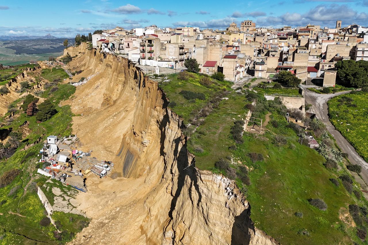 Landslide leaves Sicilian town off cliff edge after bad weather