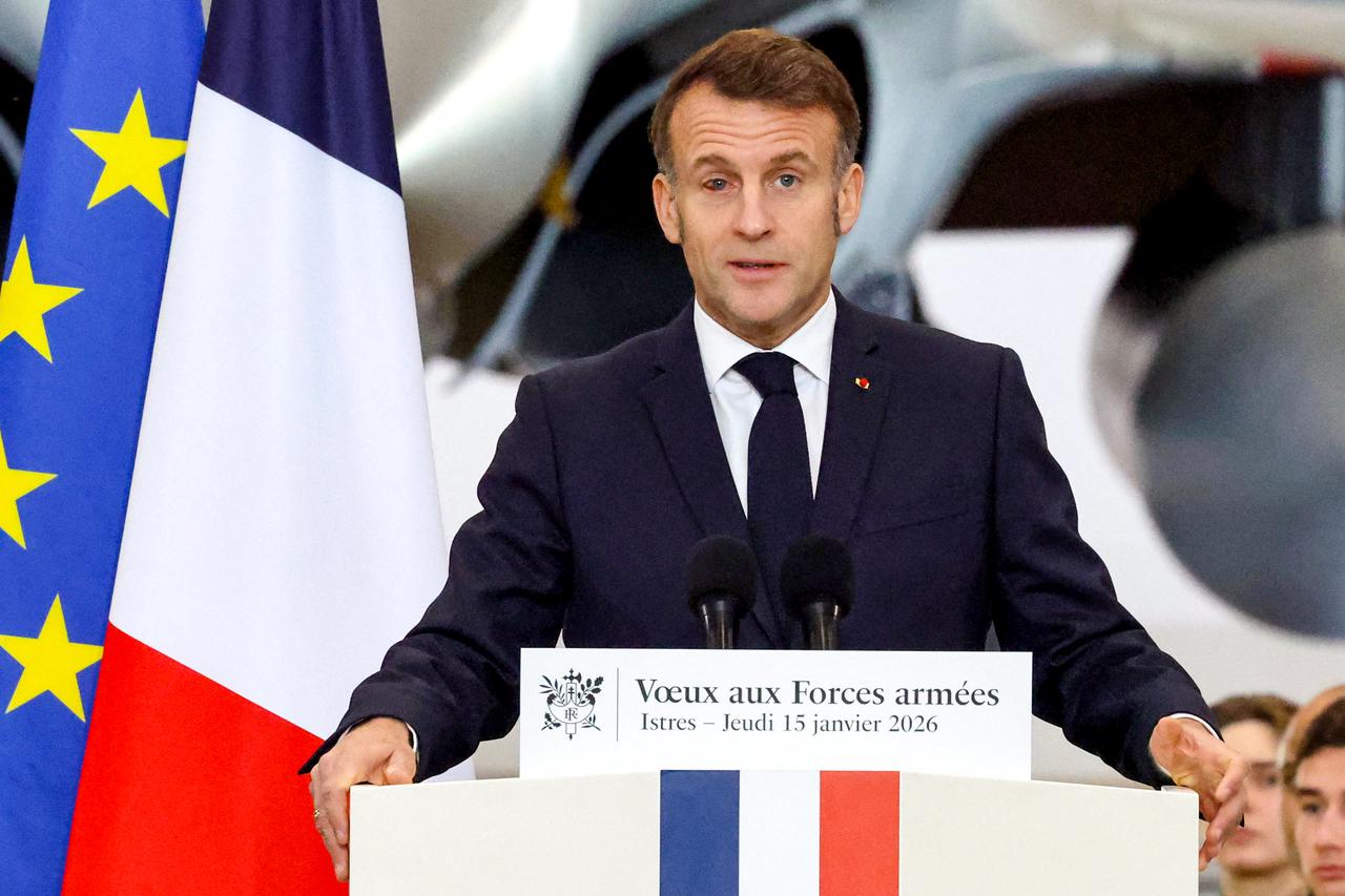 Le président de la République française Emmanuel Macron présente ses vœux aux armées françaises depuis la base aérienne de la ville stratégique d'Istres, dans les Bouches-du-Rhône