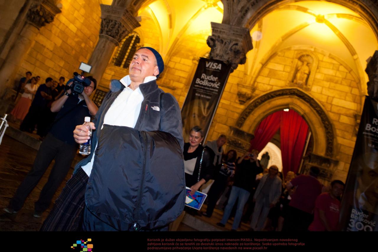 Pogorelić u Kneževu dvoru 