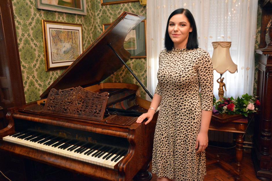 Maturantica Ana Ereš