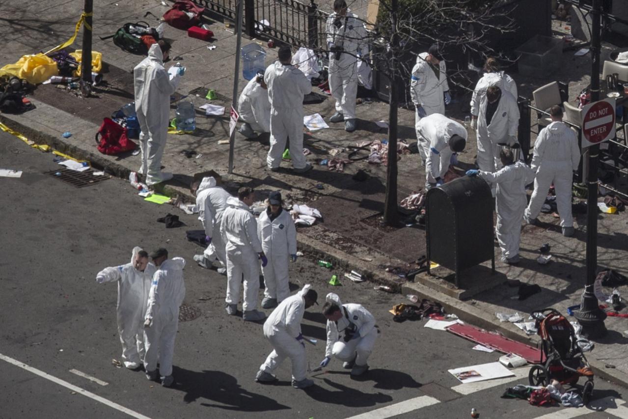 istražitelji na mjestu eksplozije u Bostonu (1)