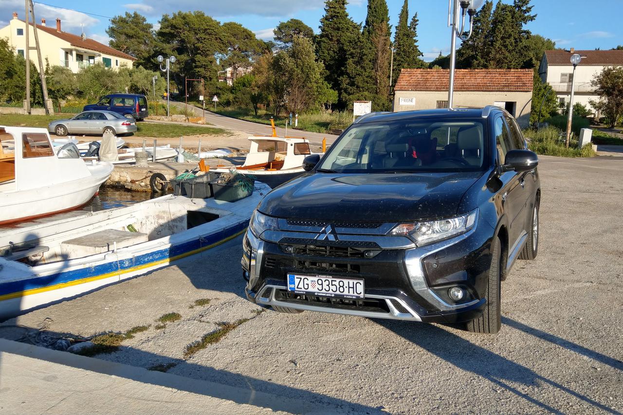 Mitsubishi Outlander PHEV Intense
