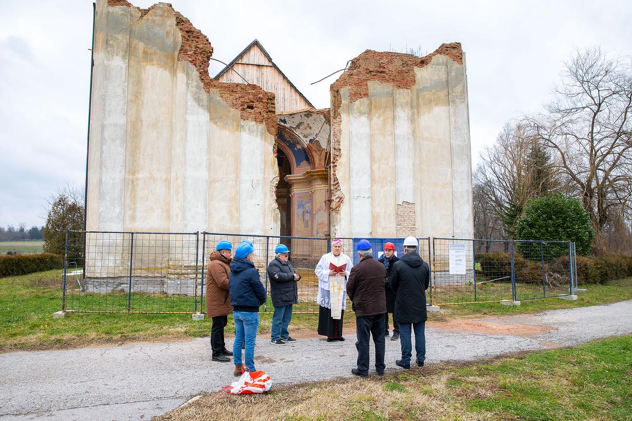 Počeli radovi na obnovi crkvi u Sisku