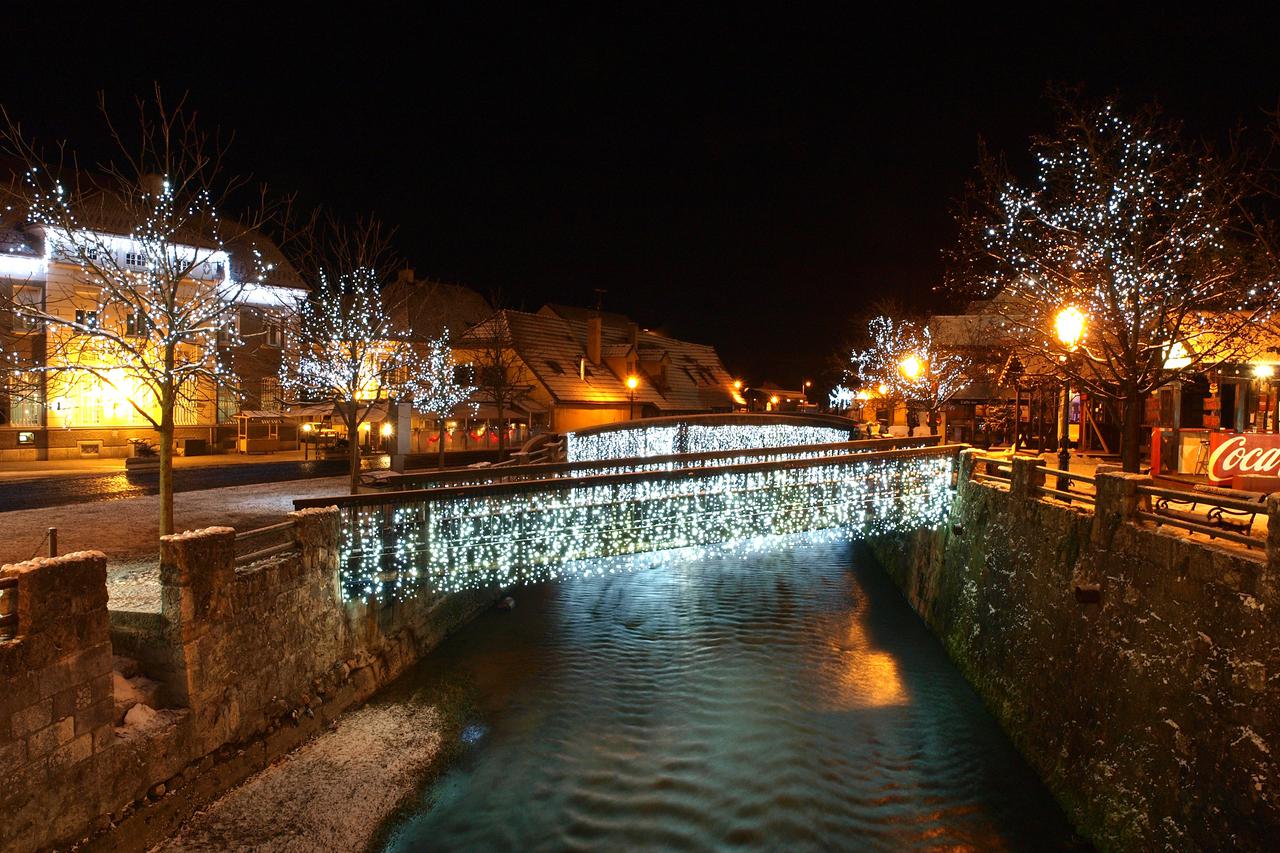 Nocni blagdanski ugodjaj u Samoboru