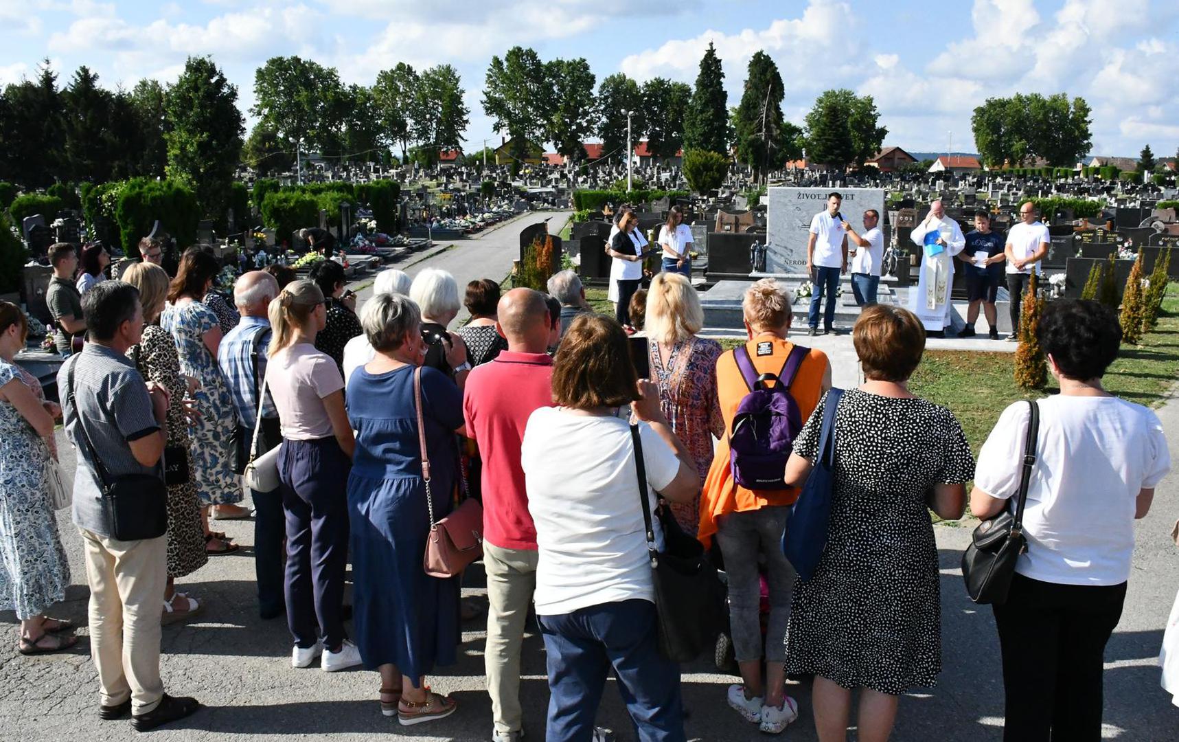 27.06.2024., Slavonski Brod - Blagoslov grobnice za nerodjenu djecu Udruge Betlehem Slavonski Brod na Gradskom groblju u Slavonskom Brodu. Photo: Ivica Galovic/PIXSELL