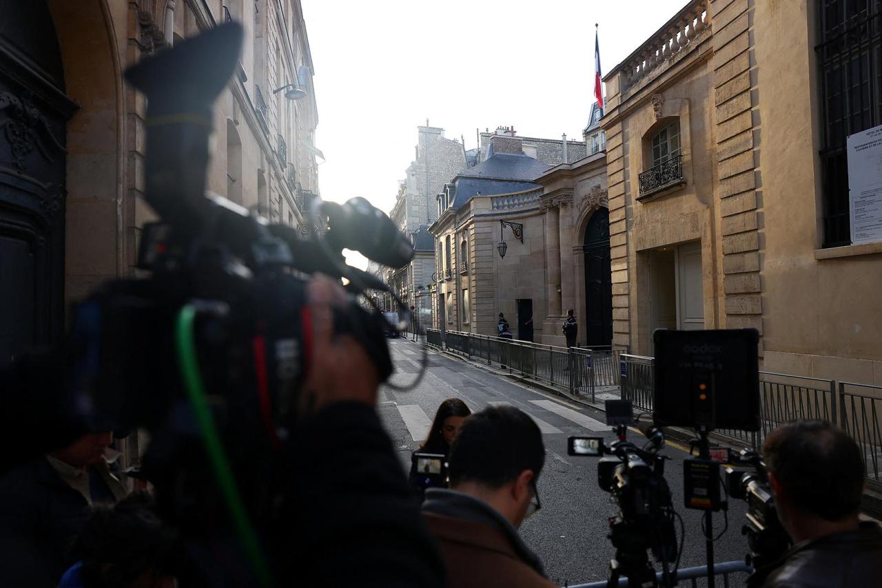 France's political crisis