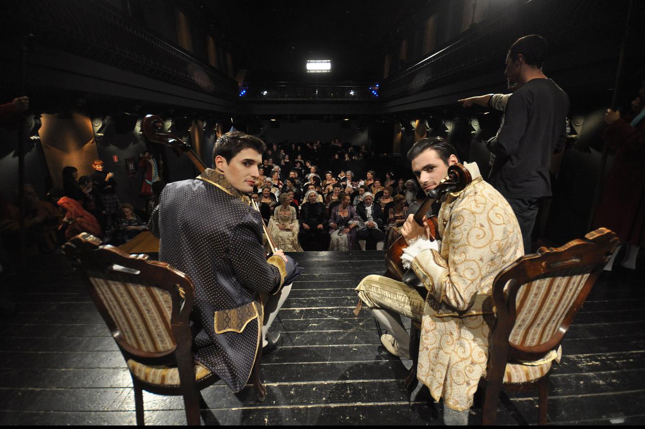 2Cellos