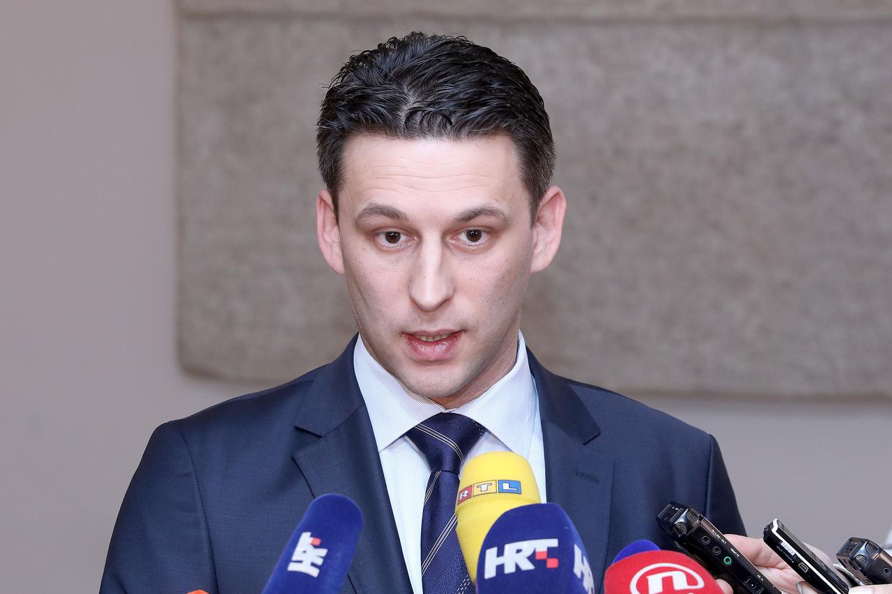 Božo Petrov