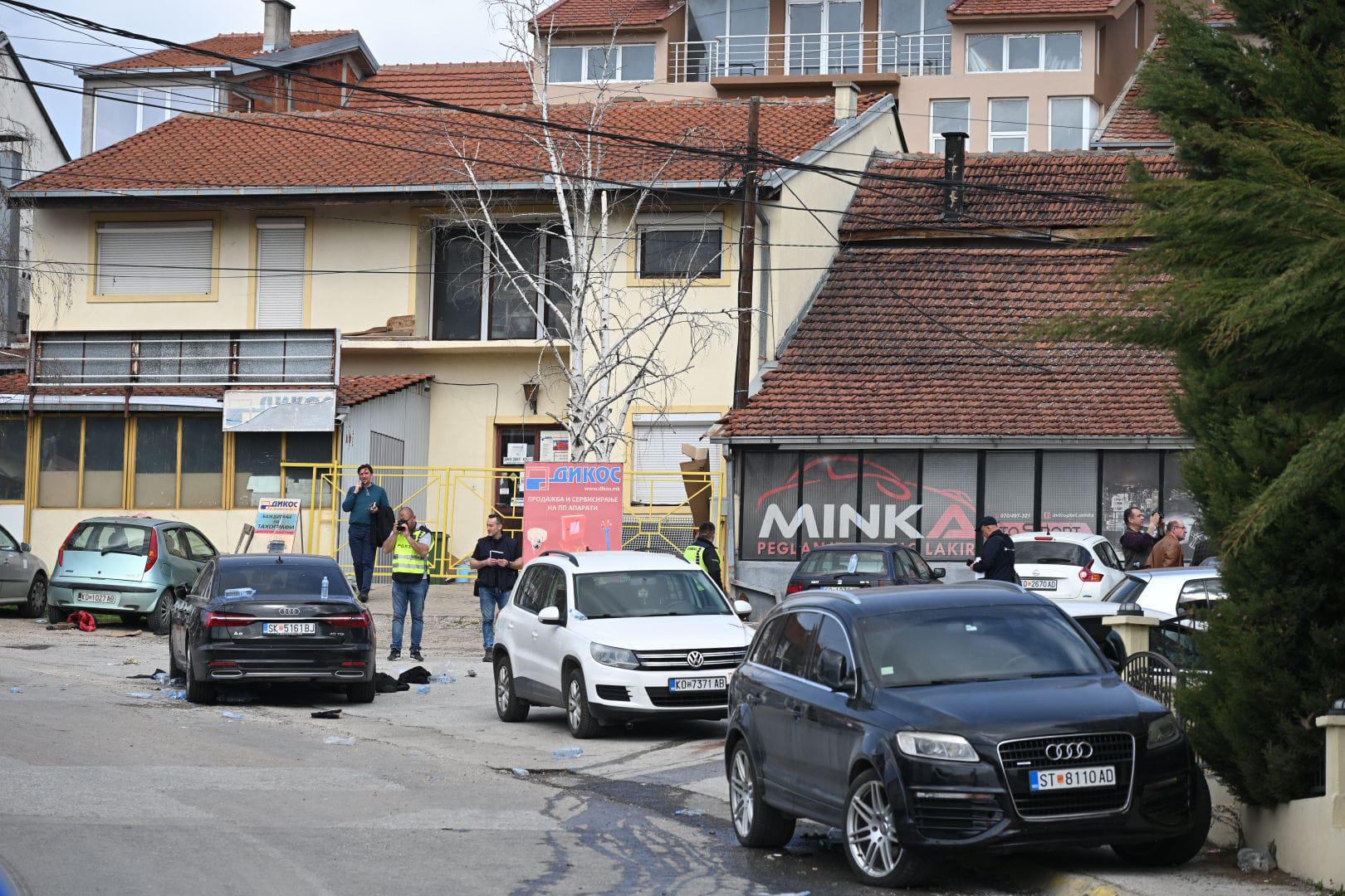 Do požara je navodno došlo tako što su prskalice zapalile zapalile jedan od reflektora pa se buktinja zatim proširila na plafon kluba. Glavni pjevač je vikao publici da izađu van, a trenutno se nalazi u bolnici jer je zadobio opekline lica.
