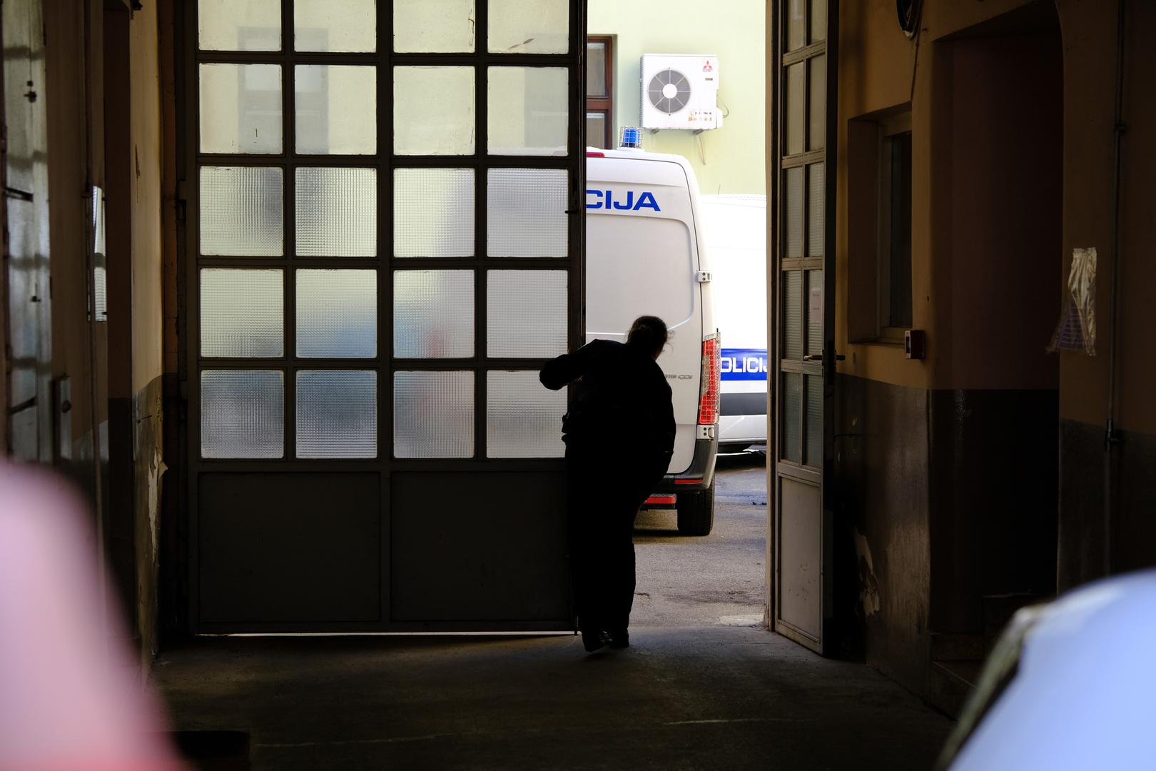 05.04.2023., Zagreb - Uhiceni u aferi Sortirnica dovedeni su u policijskim maricama na Zupanijski sud. Photo: Slaven Branislav Babic/PIXSELL