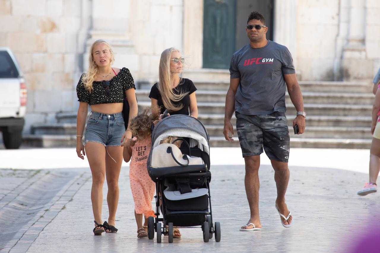 Alistair Overeem s obitelji u šetnji Dubrovnikom