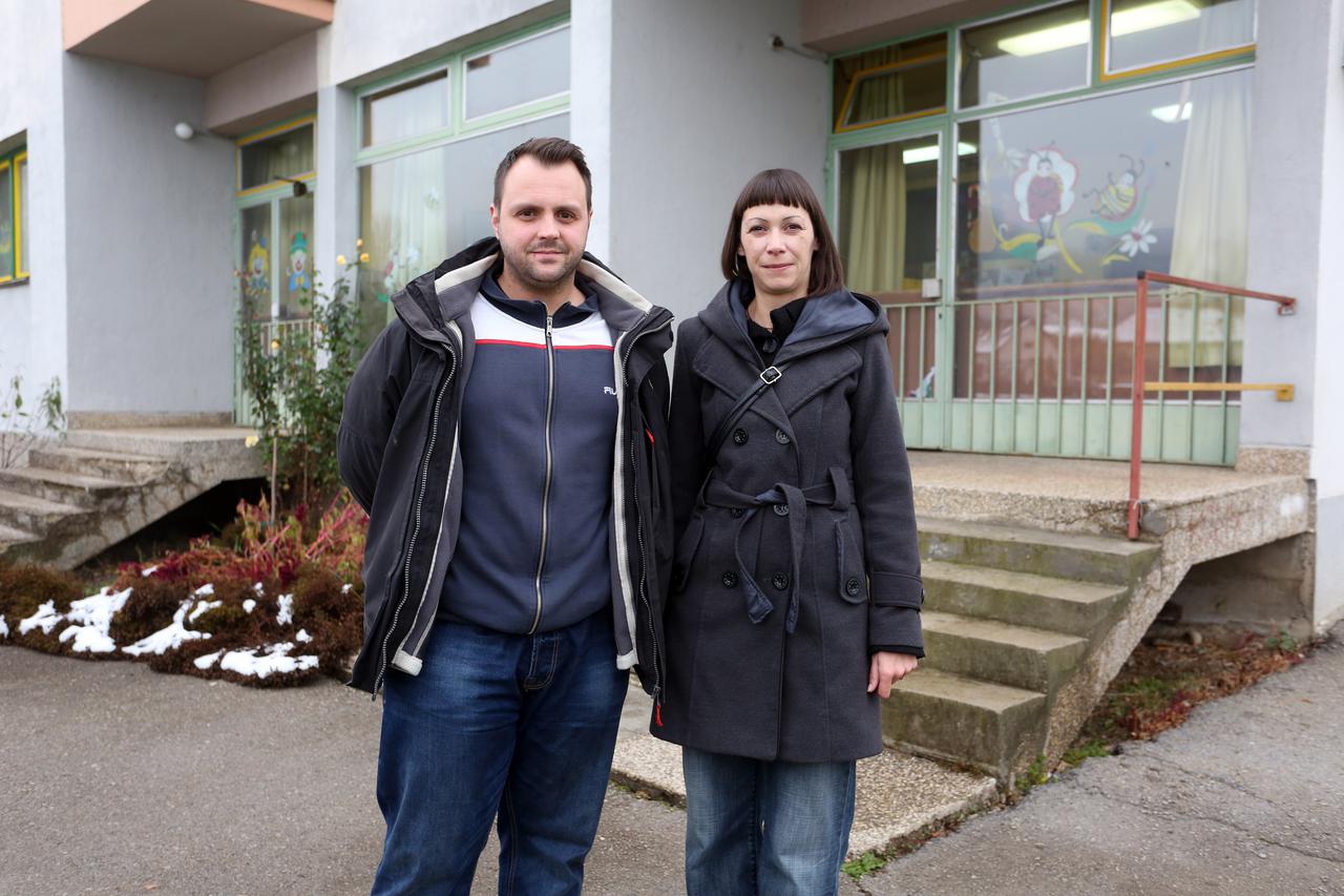 23.11.2015 Karlovac - Grad Karlovac donio je odluku o zatvaranju djecjeg vrtica Bubamara zbog cega je doslo do burnih reakcija kod roditelja. Na slici roditelji djece korisnika vrtica Mihajlo Dejanovic i Morana Lapatić Barjaković. 