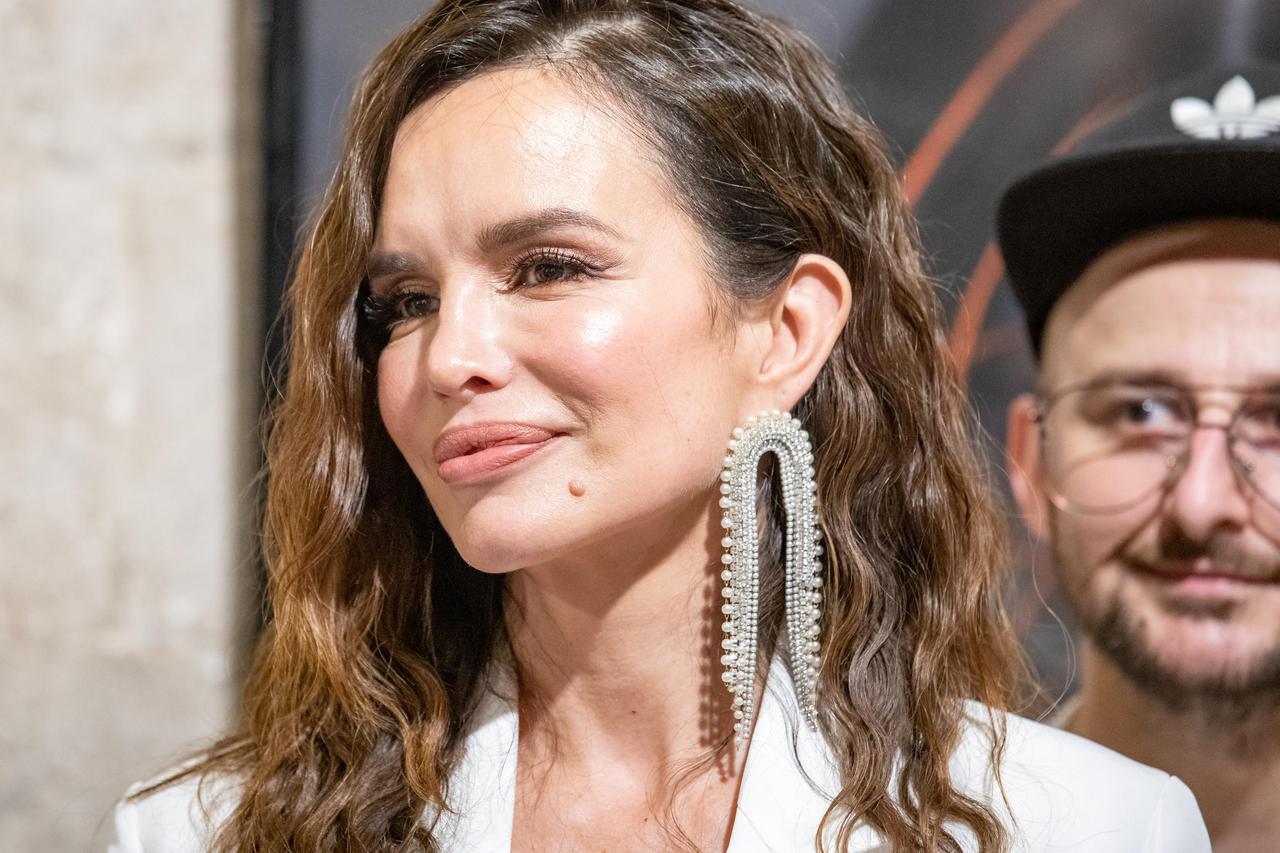 Dubrovnik: Svečano otvorena izložba Dimitrija Popovića i Marka Vrdoljaka "One su ovdje"