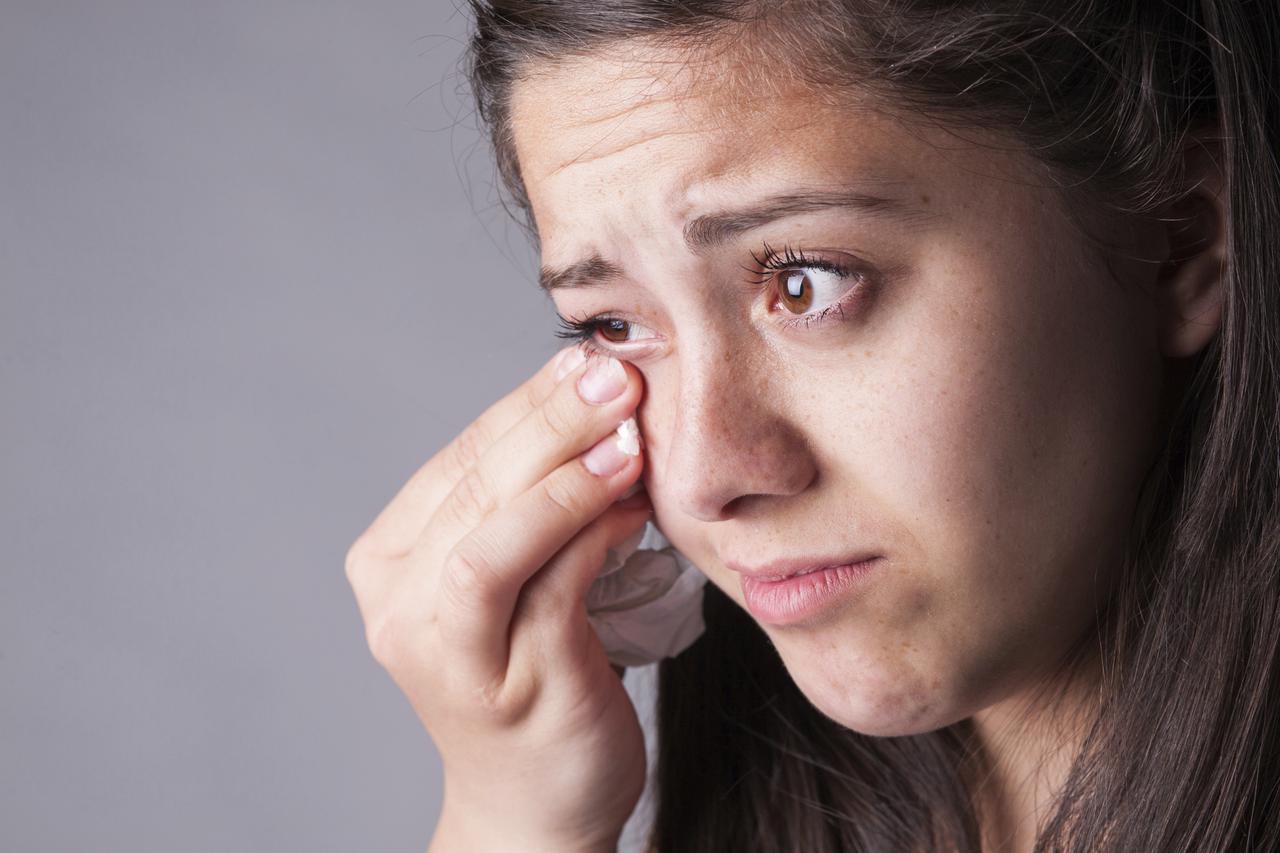 tužna žena