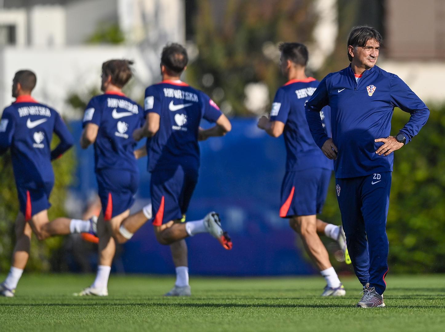 Vatreni sutra putuju na daleki sjever Europe, a večer prije odlaska uvježbavali su taktičke finese za to nezgodno gostovanje.