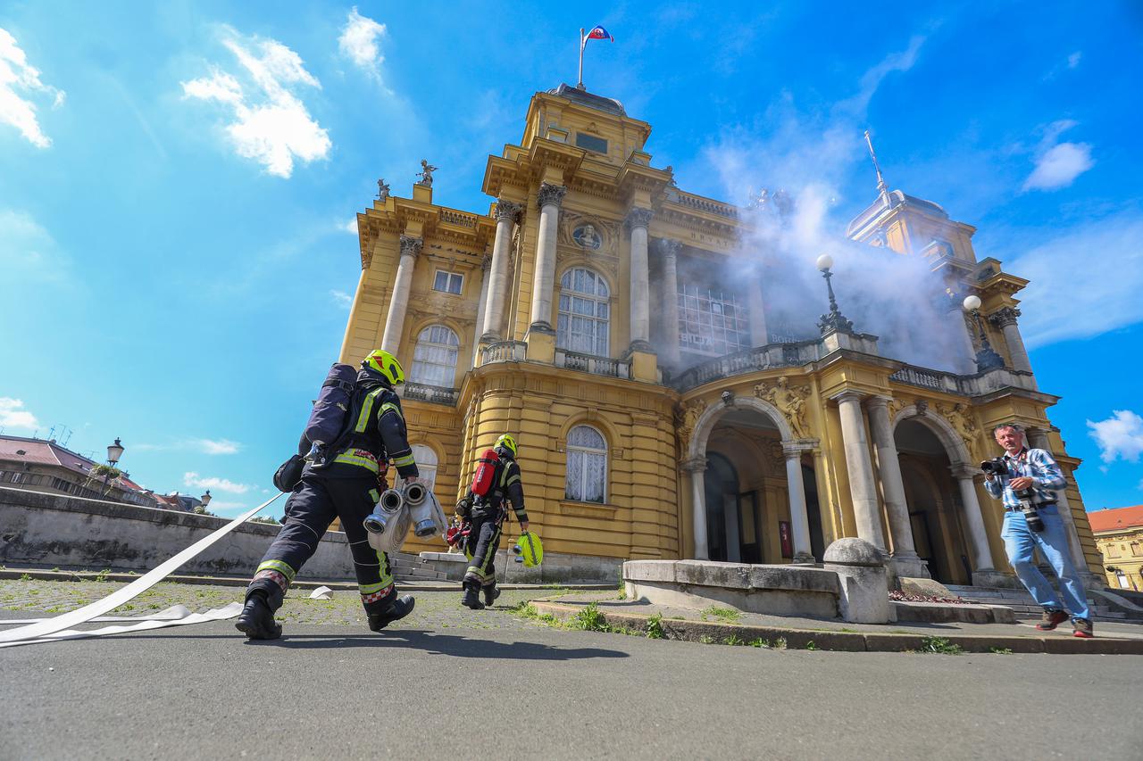 Zagreb: U Hrvatskom narodnom kazalištu održana vježba evakuacije i spašavanja