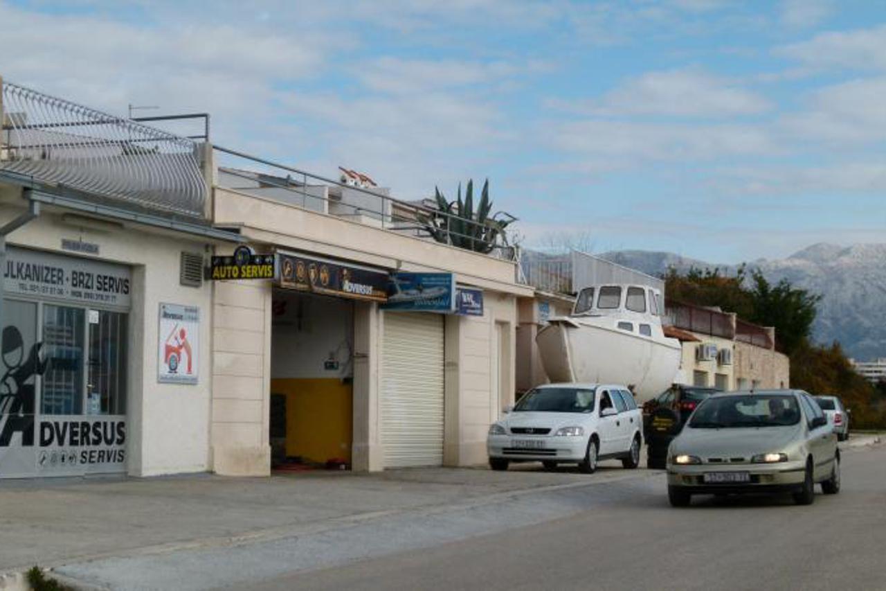 Ljubomorni muž pucao na ženina navodnog ljubavnika u Splitu