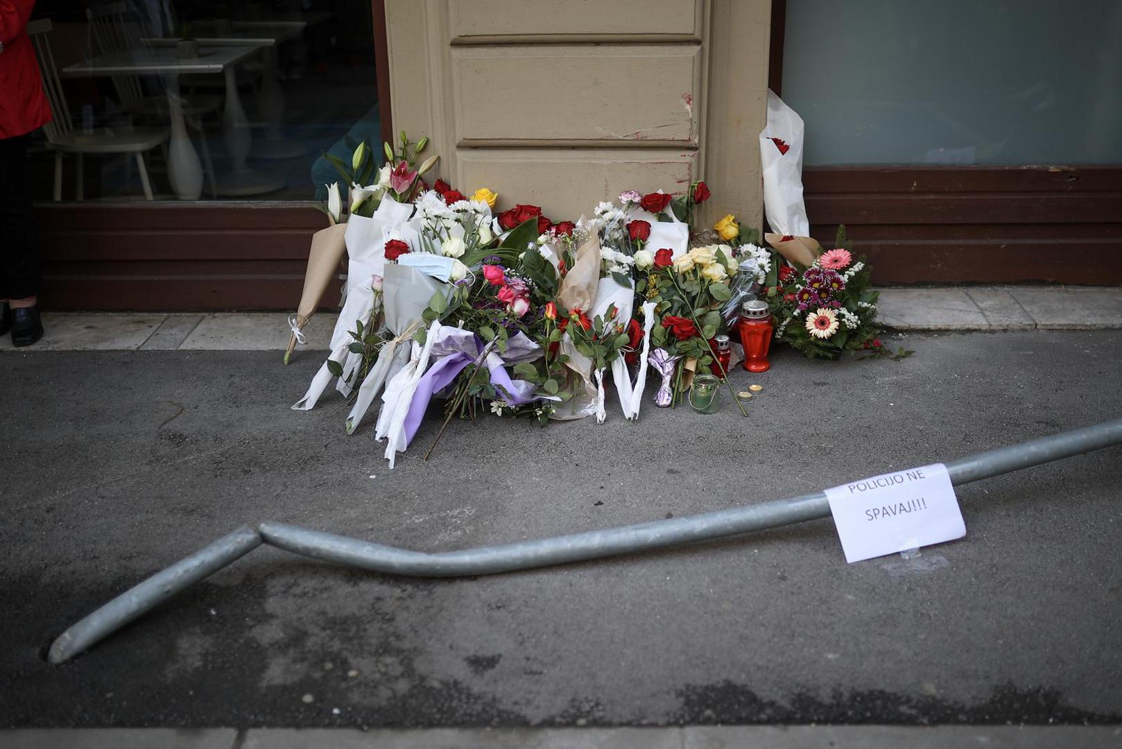 28.05.2023., Sarajevo, Bosna i Hercegovina - Nakon sto je u petak navecer u tragicnoj saobracajnoj nesreci ubijena mlada doktorica Azra Spahic, gradjani Sarajeva su odlucili odati joj pocast prosvjednim okupljanjem na mjestu nesrece. Photo: Armin Durgut/PIXSELL