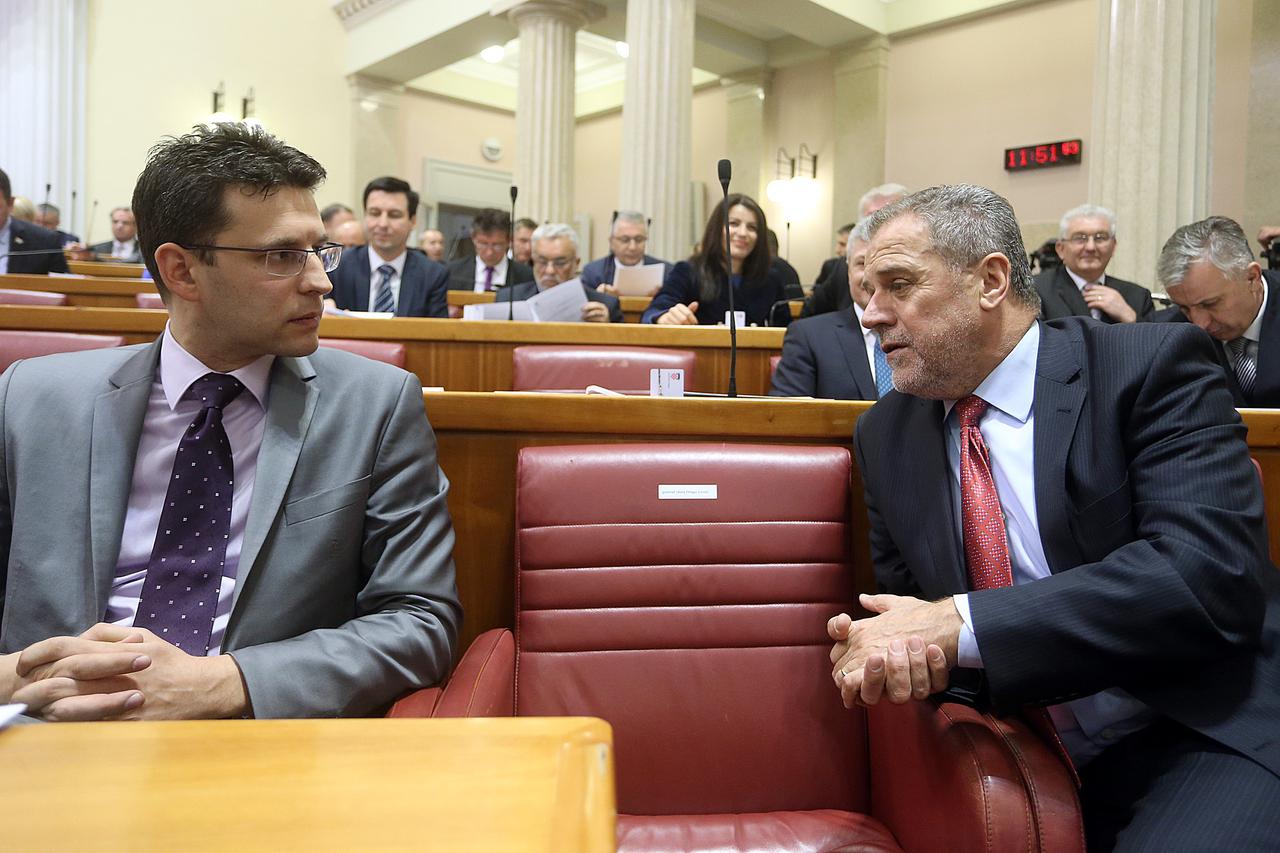 28.12.2015., Markov trg, Zagreb - Odrzana je druga konstituirajuca sjednica osmog saziva Hrvatskog sabora. Bozo Petrov, Milan Bandic.  Photo: Goran Stanzl/PIXSELL