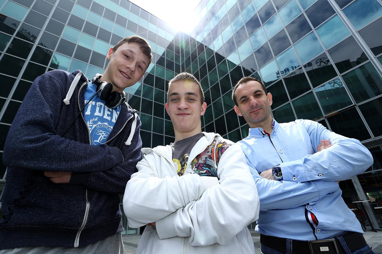 28.04.2014., Zagreb - Josip Curkovic vlasnik DJ akademije i polaznici Dino Gecan i Tomislav Lackovic. Photo:Anto Magzan/PIXSELL