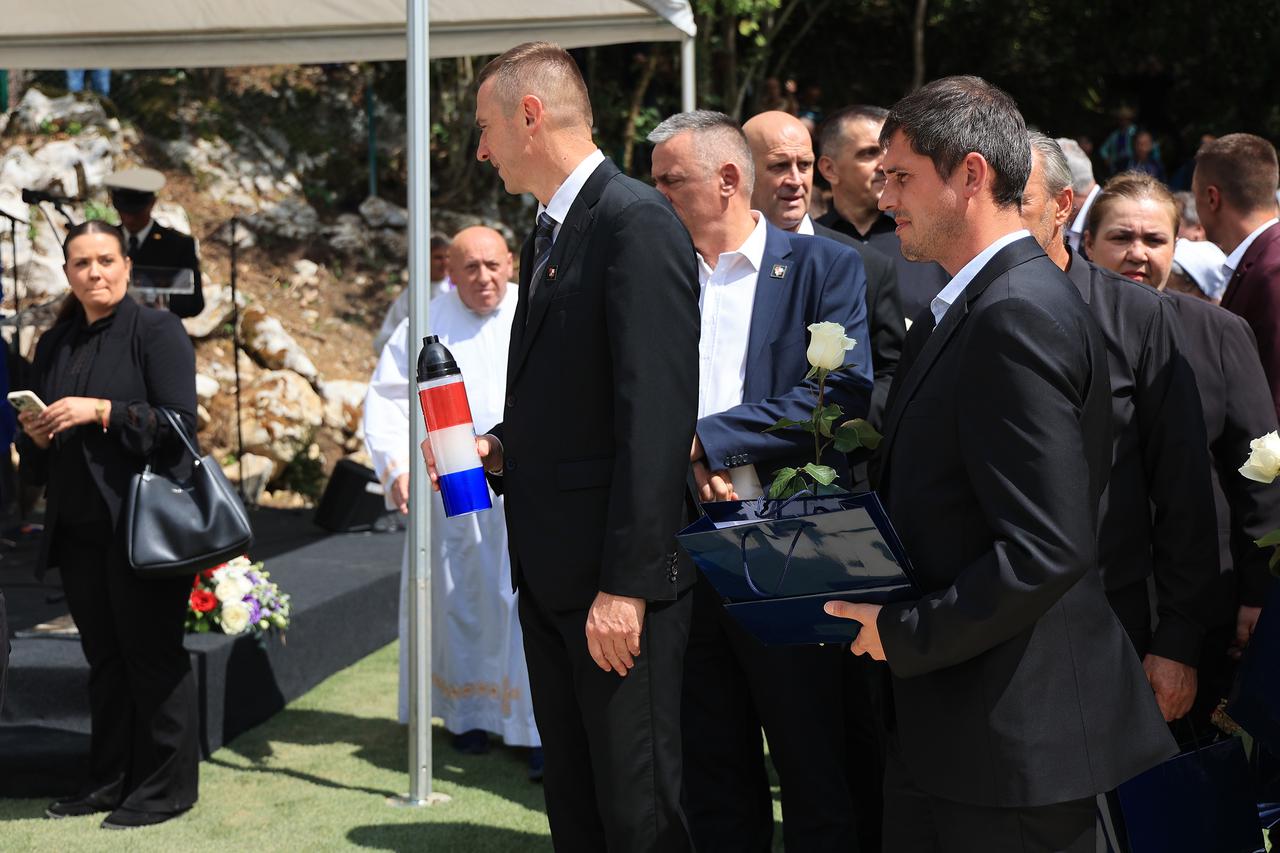 Posljednji ispraćaj i ukop 814  žrtava Drugog svjetskog rata i poslijeratnog razdoblja ekshumiranih iz masovne grobnice jama Jazovka