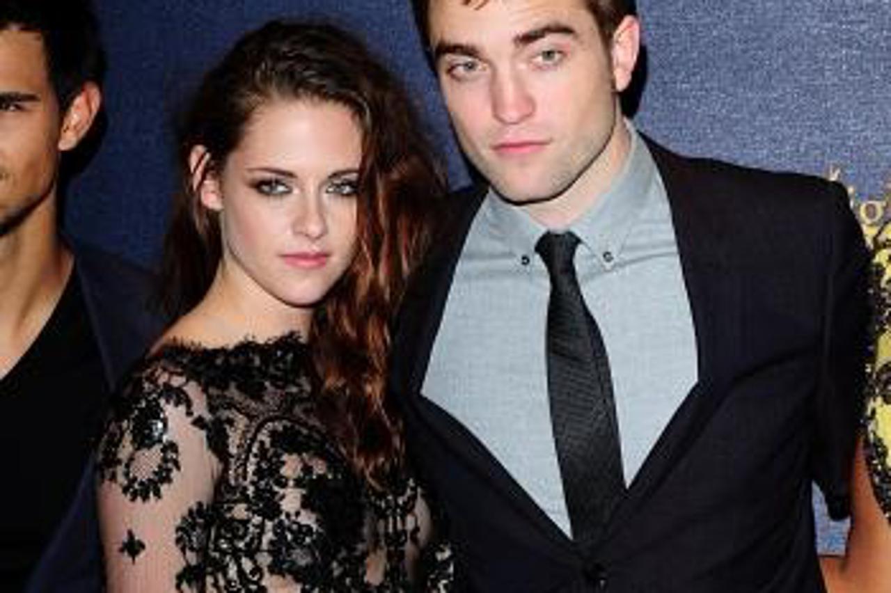 'Kristen Stewart and Robert Pattinson arriving for the premiere of The Twilight Saga: Breaking Dawn Part 2 at the Empire and Odeon Leicester Square, LondonPhoto: Press Association/PIXSELL'