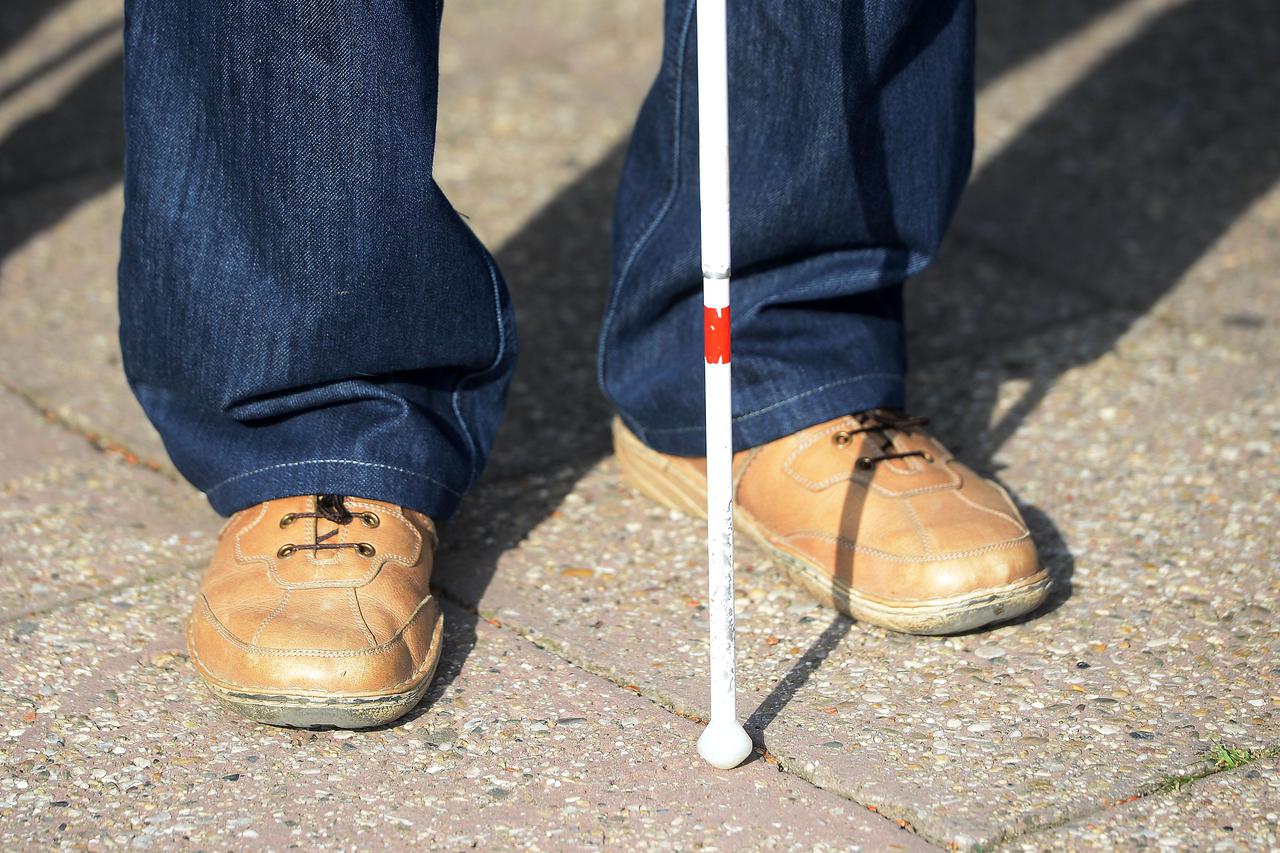 Štap za slijepe i slobovidne osobe