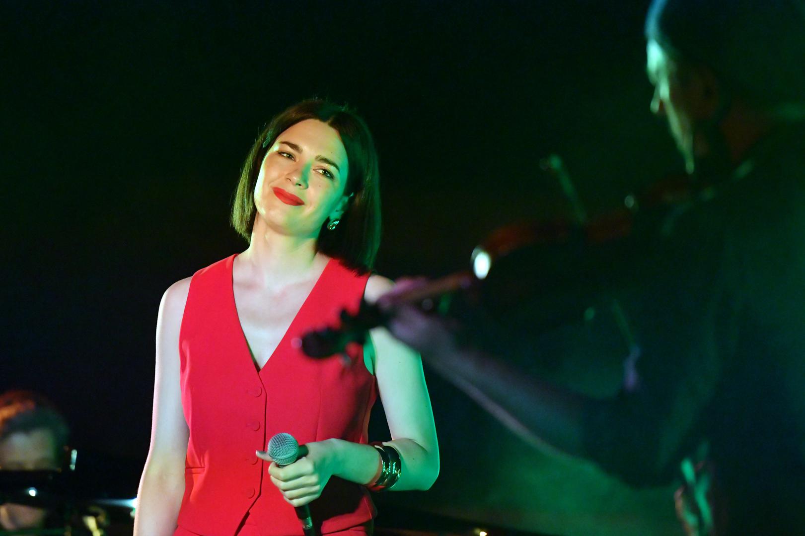 Koncert Ladies Live održan 11. svibnja u zagrebačkom Kinu SC bio je posljednji na kojem je prisustvovala i Gabi Novak. Iz poštovanja prema njegovoj želji - obitelj, prijatelji i kolege odlučili su ovaj koncert na Tvrđavi Barone održati u njegovo ime i u ime njegove majke Gabi.